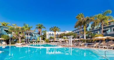 Lees alles over Hotel Adrián Hoteles Colón Guanahani  in de plaats Costa Adeje op Tenerife voor je vakantie in 2025