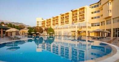 Lees alles over Hotel AQI Hydros Club  in de plaats Kemer op Turkse Rivièra voor je vakantie in 2025