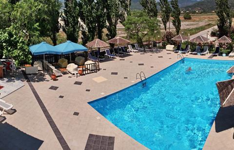 Lees alles over Hotel Aegeon  in de plaats Skala Kalloni op Lesbos voor je vakantie in 2025