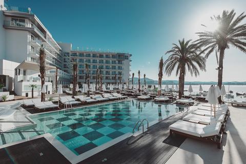 Lees alles over Hotel Amare Beach Hotel Ibiza  in de plaats San Antonio op Ibiza voor je vakantie in 2025