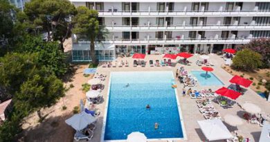 Lees alles over Hotel Arenal  in de plaats San Antonio op Ibiza voor je vakantie in 2025