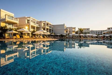 Lees alles over Hotel Asterias Beach Resort  in de plaats Afandou op Rhodos voor je vakantie in 2025