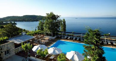 Lees alles over Hotel Atrium Skiathos in de plaats Agia Paraskevi op Skiathos voor je vakantie in 2027