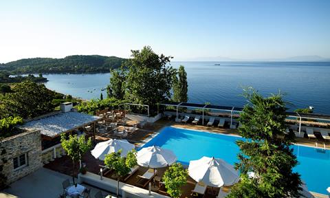 Lees alles over Hotel Atrium Skiathos in de plaats Agia Paraskevi op Skiathos voor je vakantie in 2027