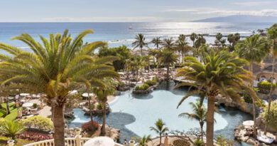 Lees alles over Hotel Bahia del Duque  in de plaats Costa Adeje op Tenerife voor je vakantie in 2025