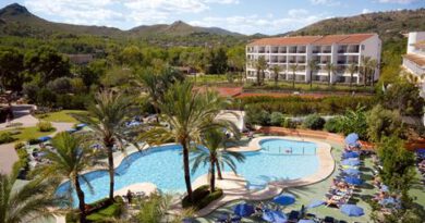 Lees alles over Hotel Beach Club Font de Sa Cala in de plaats Font De Sa Cala op Mallorca voor je vakantie in 2027