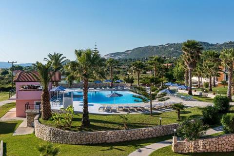 Lees alles over Hotel Bessie's Village  in de plaats Svoronata op Kefalonia voor je vakantie in 2025
