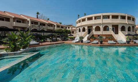 Lees alles over Hotel Bitzaro Palace in de plaats Kalamaki op Zakynthos voor je vakantie in 2027