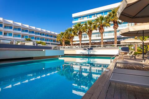 Lees alles over Hotel Blue Sea  in de plaats Faliraki op Rhodos voor je vakantie in 2025