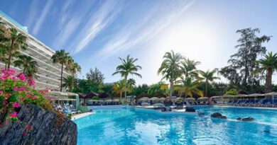 Lees alles over Hotel Bull Costa Canaria & Spa  in de plaats San Agustin op Gran Canaria voor je vakantie in 2025
