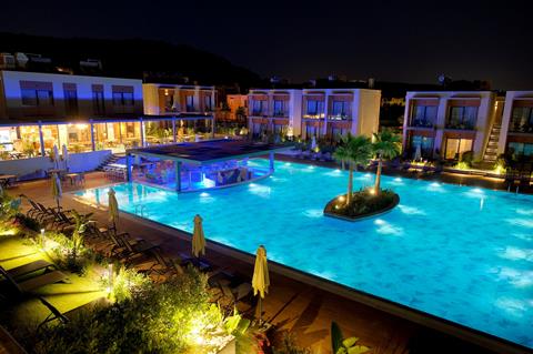 Lees alles over Hotel Celeste Bella Luxury Hotel & Spa in de plaats Ortakent op Egeïsche Kust voor je vakantie in 2027