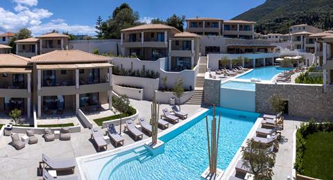 Lees alles over Hotel Crystal Waters  in de plaats Nikiana op Lefkas voor je vakantie in 2025