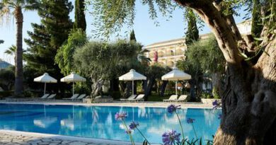 Lees alles over Hotel Delfinia  in de plaats Moraitika op Corfu voor je vakantie in 2025