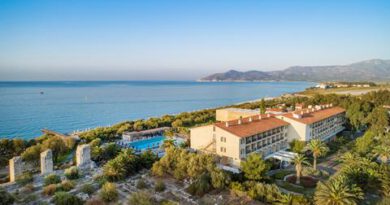 Lees alles over Hotel Doryssa Seaside Resort  in de plaats Pythagorion op Samos voor je vakantie in 2025