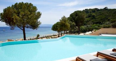 Lees alles over Hotel Elivi in de plaats Koukounaries op Skiathos voor je vakantie in 2027