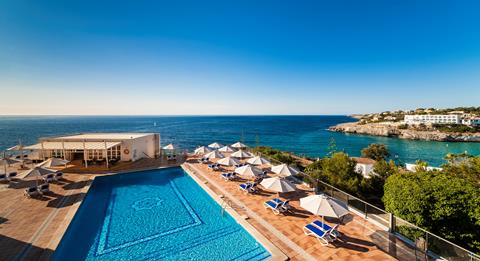 Lees alles over Hotel Globales América  in de plaats Calas de Mallorca op Mallorca voor je vakantie in 2025