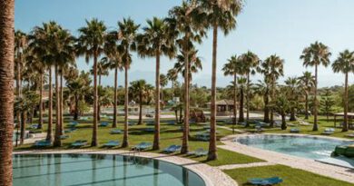 Lees alles over Hotel Grecotel LUXME Costa Botanica  in de plaats Acharavi op Corfu voor je vakantie in 2025