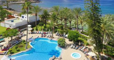Lees alles over Hotel H10 Big Sur  in de plaats Los Cristianos op Tenerife voor je vakantie in 2025