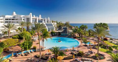 Lees alles over Hotel H10 Timanfaya Palace in de plaats Playa Blanca op Lanzarote voor je vakantie in 2027