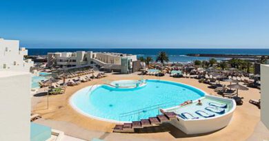 Lees alles over Hotel HD Beach Resort & Spa in de plaats Costa Teguise op Lanzarote voor je vakantie in 2027