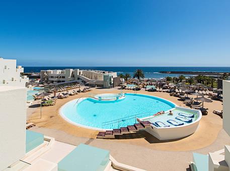 Lees alles over Hotel HD Beach Resort & Spa in de plaats Costa Teguise op Lanzarote voor je vakantie in 2027