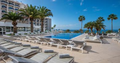 Lees alles over Hotel HOVIMA Costa Adeje  in de plaats Costa Adeje op Tenerife voor je vakantie in 2025