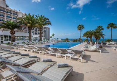 Lees alles over Hotel HOVIMA Costa Adeje in de plaats Costa Adeje op Tenerife voor je vakantie in 2027