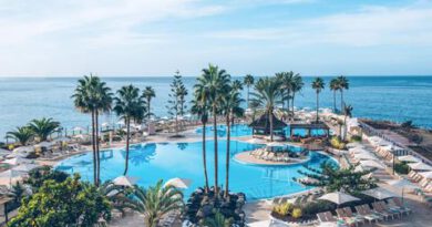 Lees alles over Hotel Iberostar Selection Anthelia  in de plaats Costa Adeje op Tenerife voor je vakantie in 2025