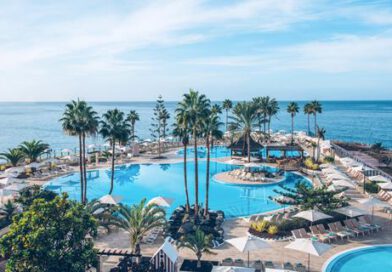 Lees alles over Hotel Iberostar Selection Anthelia  in de plaats Costa Adeje op Tenerife voor je vakantie in 2025