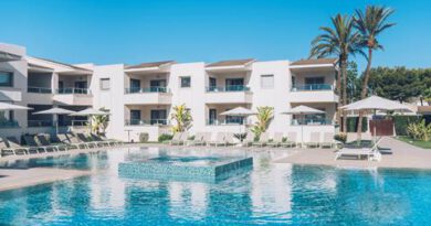 Lees alles over Hotel Iberostar Selection Playa de Muro Village  in de plaats Playa de Muro op Mallorca voor je vakantie in 2025