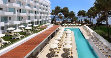 Lees alles over Hotel Iberostar Selection Santa Eulalia  in de plaats Santa Eulalia op Ibiza voor je vakantie in 2025
