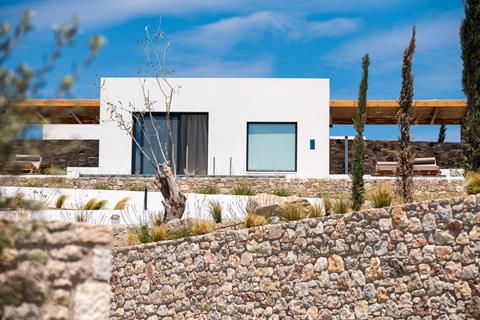 Lees alles over Hotel Koia All Suite Wellbeing Resort in de plaats Agios Fokas op Kos voor je vakantie in 2027