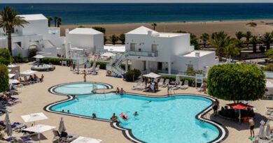 Lees alles over Hotel Lanzarote Village in de plaats Puerto del Carmen op Lanzarote voor je vakantie in 2027