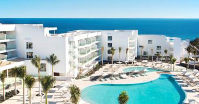 Lees alles over Hotel Lava Beach in de plaats Puerto del Carmen op Lanzarote voor je vakantie in 2027
