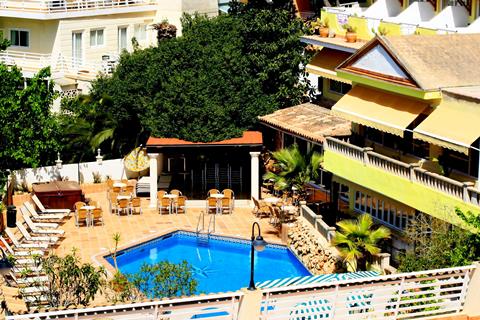 Lees alles over Hotel Manaus  in de plaats El Arenal op Mallorca voor je vakantie in 2025