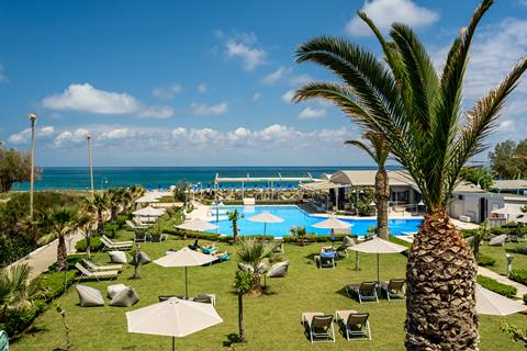 Lees alles over Hotel Marinos Beach  in de plaats Rethymnon op Kreta voor je vakantie in 2025