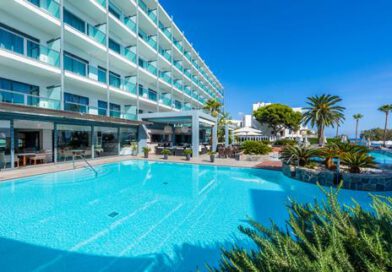 Lees alles over Hotel Marins Suites  in de plaats Cala Millor op Mallorca voor je vakantie in 2025