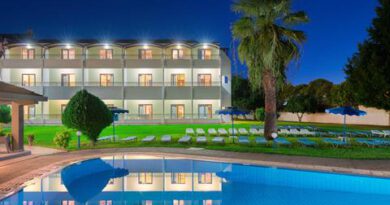Lees alles over Hotel Matoula Beach in de plaats Trianta op Rhodos voor je vakantie in 2027