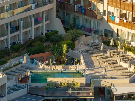 Lees alles over Hotel Minos  in de plaats Rethymnon op Kreta voor je vakantie in 2025