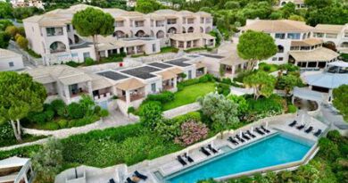 Lees alles over Hotel Mövenpick Resort Agios Nikolaos Sivota  in de plaats Sivota op Epirus voor je vakantie in 2025