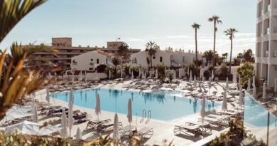 Lees alles over Hotel Mynd Adeje in de plaats Callao Salvaje op Tenerife voor je vakantie in 2027