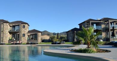 Lees alles over Hotel Niki Suites Petra in de plaats Petra op Lesbos voor je vakantie in 2027