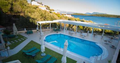 Lees alles over Hotel Oasis in de plaats Perigiali op Lefkas voor je vakantie in 2027