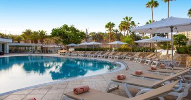 Lees alles over Hotel Olé Tropical Tenerife  in de plaats Playa de Las Americas op Tenerife voor je vakantie in 2025