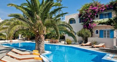 Lees alles over Hotel Paradise Resort  in de plaats Akrotiri op Santorini voor je vakantie in 2025