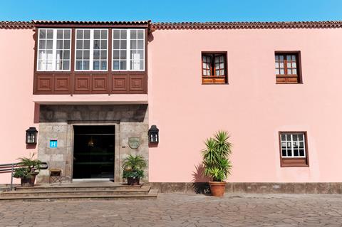 Lees alles over Hotel Parador de La Palma in de plaats Brena Baja op La Palma voor je vakantie in 2027