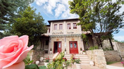 Lees alles over Hotel Petrino Eco Village in de plaats Afitos op Chalkidiki voor je vakantie in 2027