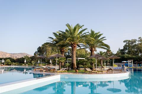 Lees alles over Hotel Pilot Beach  in de plaats Georgioupolis op Kreta voor je vakantie in 2025