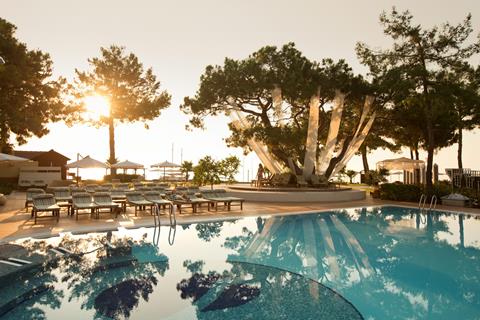 Lees alles over Hotel ROBINSON Camyuva  in de plaats Kemer op Turkse Rivièra voor je vakantie in 2025