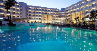 Lees alles over Hotel Rei del Mediterrani Palace in de plaats Playa de Muro op Mallorca voor je vakantie in 2027